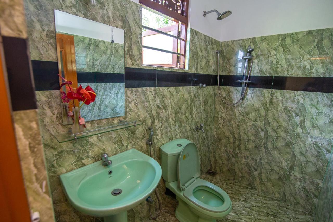 Mountain Gem Villa Hikkaduwa Exterior photo